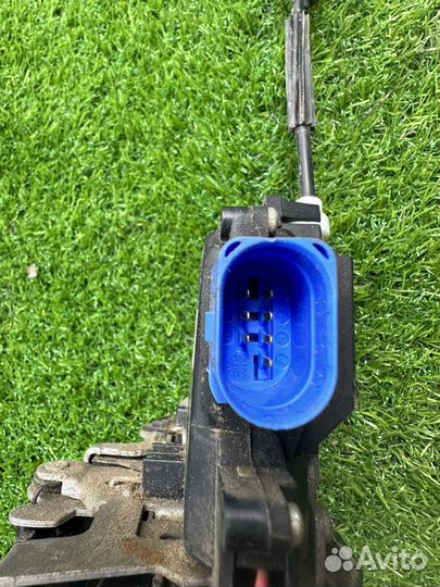 Задний правый замок Туарег порш каен 955 957