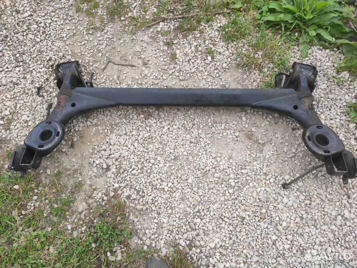 Балка подвески задняя Volkswagen Polo лифтбек 1.6