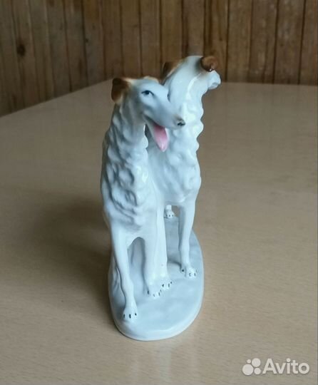 Фарфоровая статуэтка