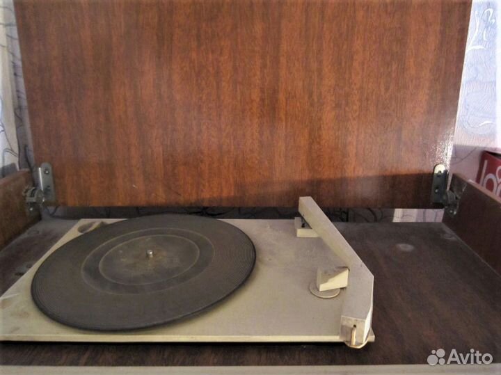 Радиола сетевая ламповая Рекорд-68-2