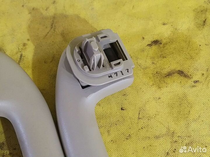 Ручка потолка салона на infiniti g35