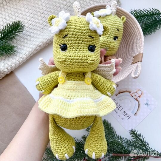 Вязанная игрушка Дракоша и погремушка