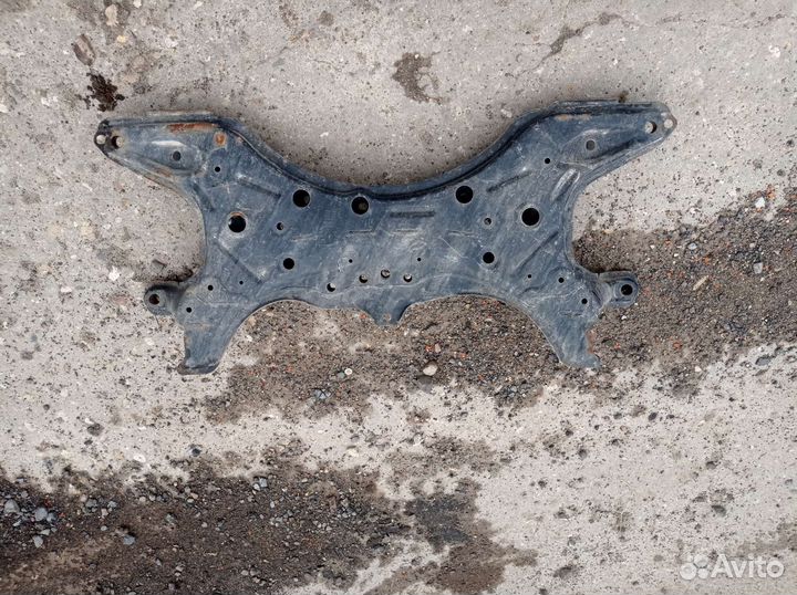 Передняя балка подмоторная на лансер 10