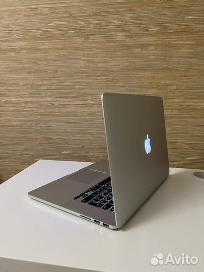 Apple MacBook Pro 15 2015 256 Гб