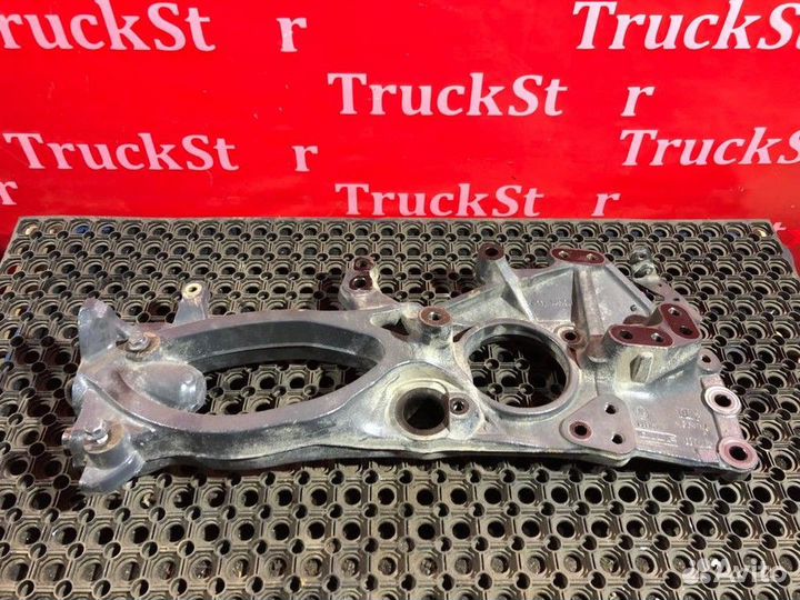 Кронштейн левый Daf XF106