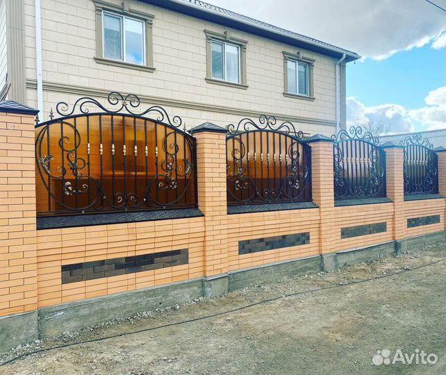 Полимерпесчаные колпаки и парапеты на забор