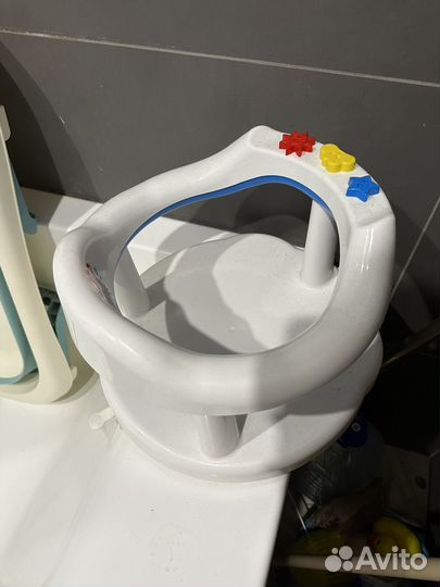 Детское сиденье для купания в ванной