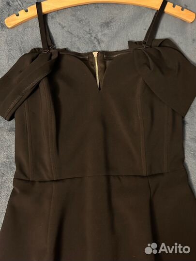 Платье-футляр 