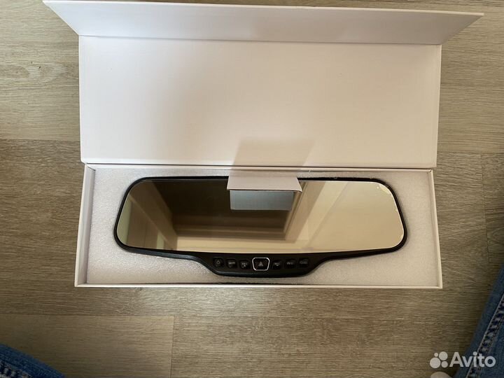 Зеркало заднего вида с видеорегистратором и GPS