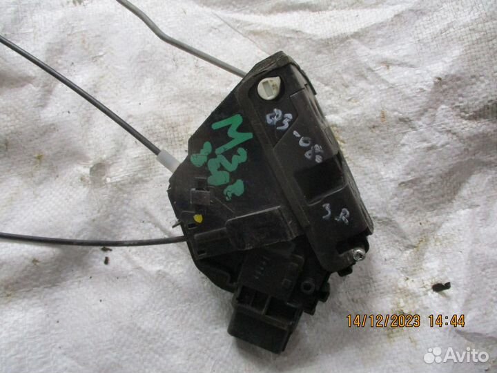 Мазда 3 2002-2009 замок задний правый