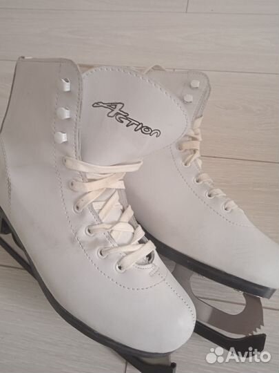Коньки фигурные женские 39 раз