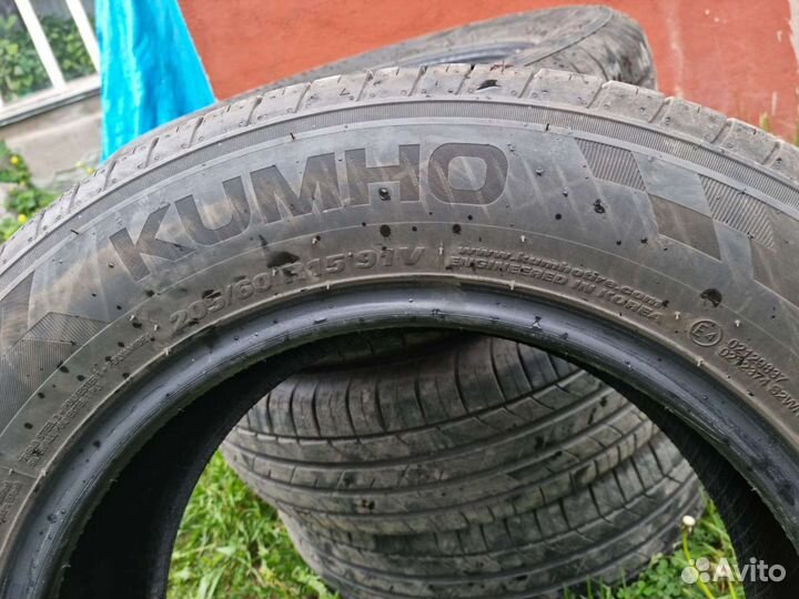 Kumho Ecsta HS52 205/60 R15