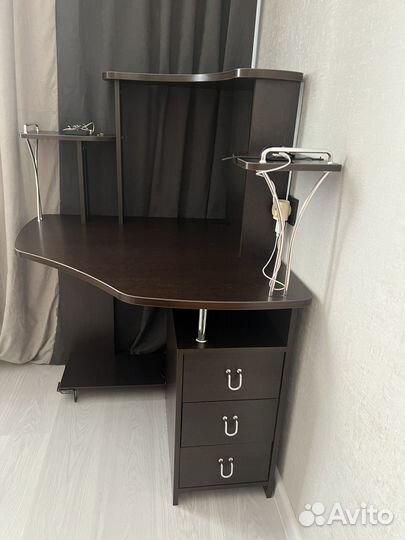 Компьютерный стол