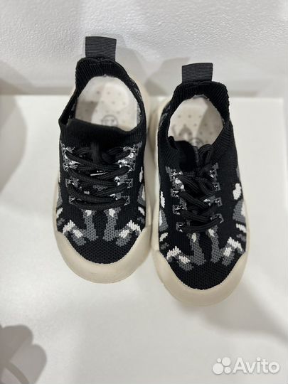 Кроссовки детские 23 размер