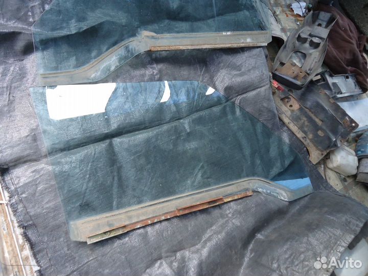 Стекло двери передней правой Hyundai Grace