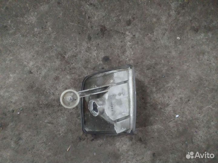 Поворотник Мерседес W123 W124