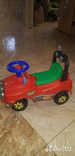 Машинка-каталка