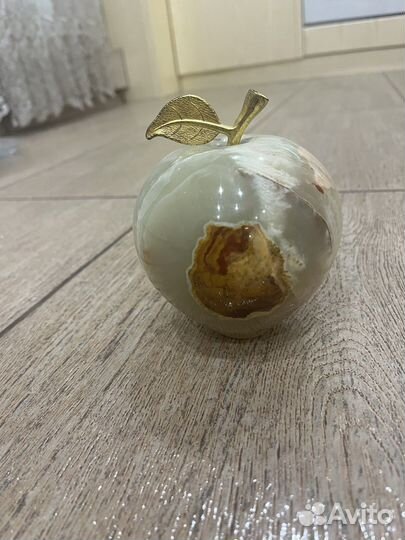 Яблоко из оникса