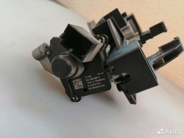 Замок зажигания Skoda Rapid 2