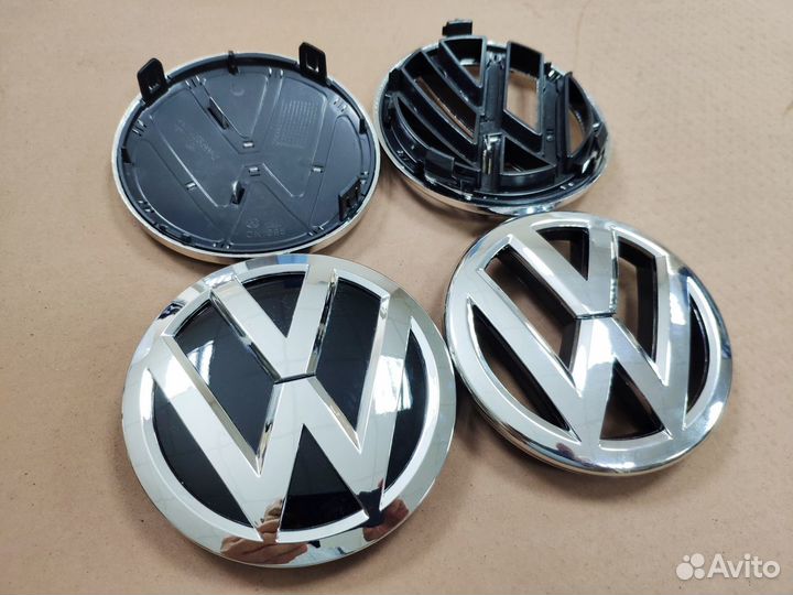 Эмблема решетки Volkswagen Polo