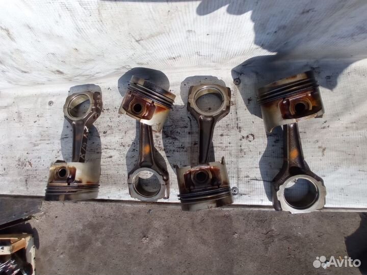 Поршень+шатун Renault 19 1.7 бенз F3N N цена1шт