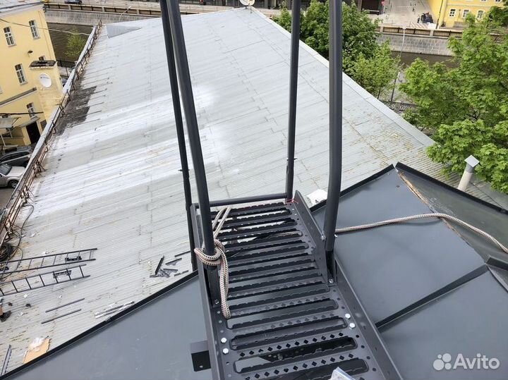 Изготовить лестницу на крышу дома из металла