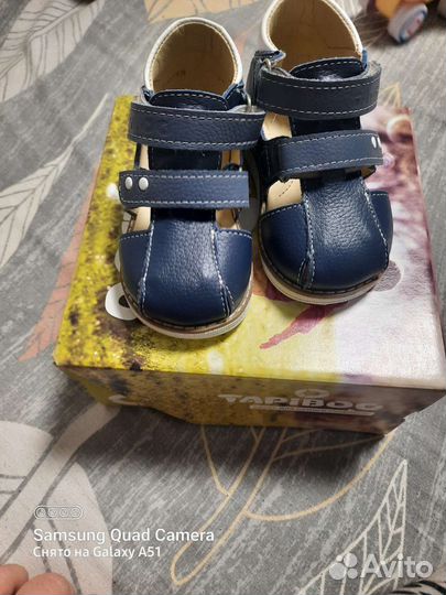 Сандали новые