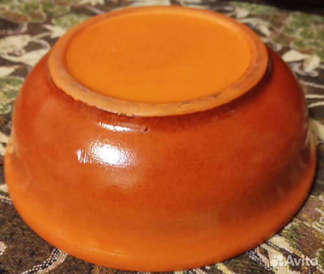 Глиняная тарелка