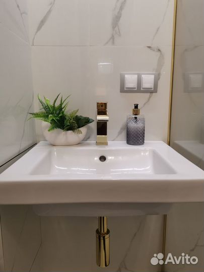 Композиция из цветов с суккулентами real touch