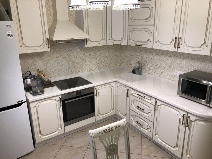2-к. квартира, 60 м², 13/25 эт.