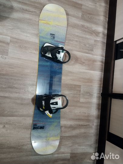 Комплект сноуборд с ботинками и шлем