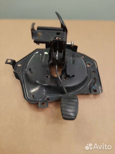 Педаль тормоза Renault Kangoo 1мкпп