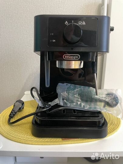 Рожковая кофеварка DeLonghi EC230.BK