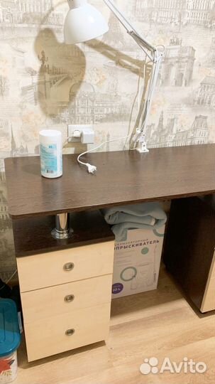 Маниюрный стол