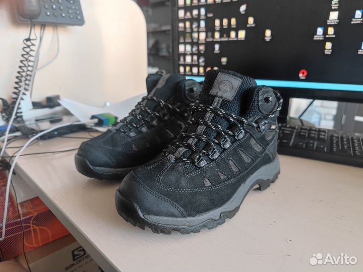 Треккинговые Австрийские ботинки McKinley 42