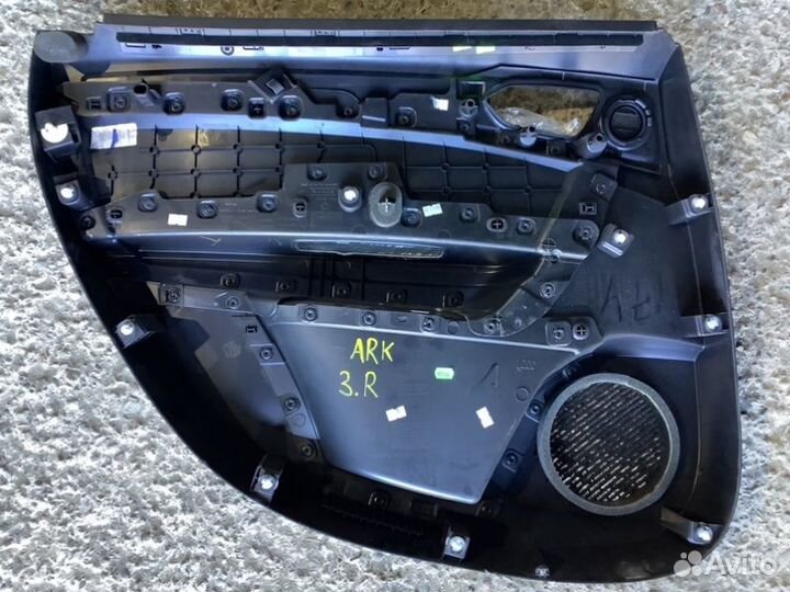 Обшивка двери задняя правая Renault Arkana пробег