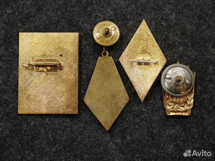 Нагрудные знаки СССР