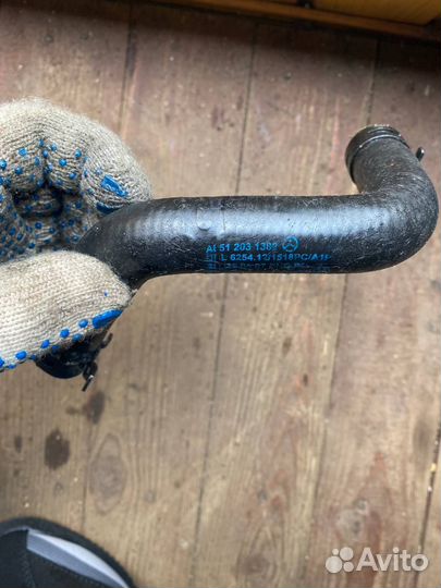 Патрубок системы охлаждения Mercedes 651 новый