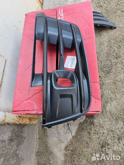 Audi Q7 4M решетки переднего бампера s line