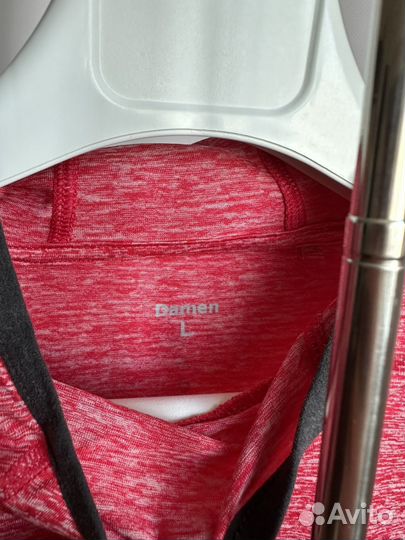 Спортивный лонгслив женский с капюшоном