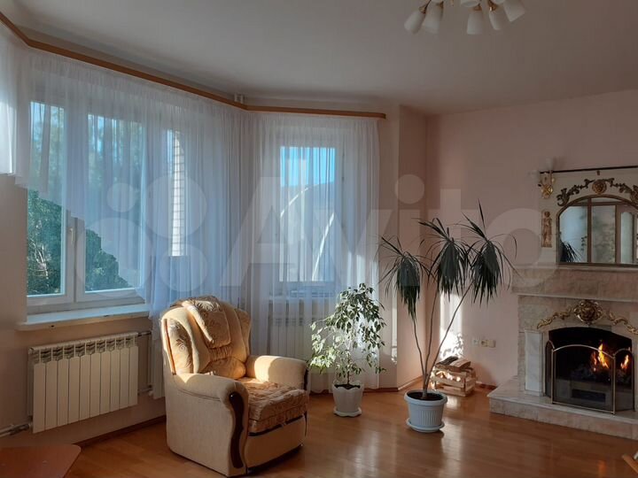 4-к. квартира, 173,6 м², 2/6 эт.