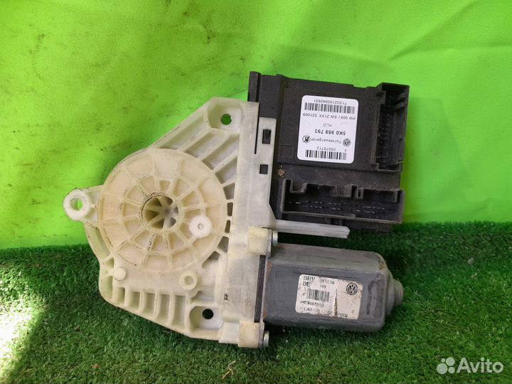 Моторчик стеклоподъемника Volkswagen Golf 6