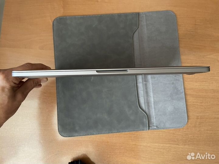 Macbook pro 13 touch bar i7 16gb 2017