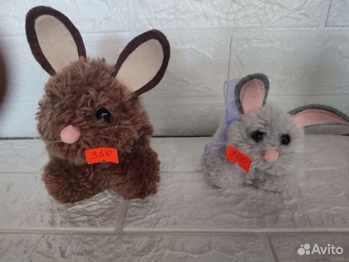 Заяц, игрушки разные