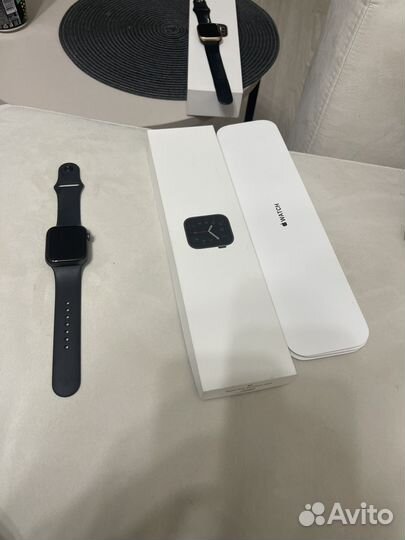 Apple Watch SE 100% аккумулятор