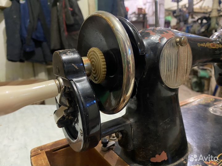 Продам швейную машинку