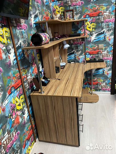 Компьютерный стол