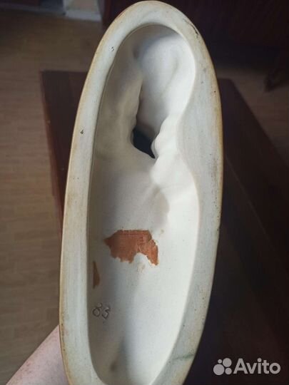 Фарфоровая статуэтка Олень северный