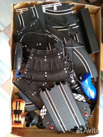 Гоночный трек с автомобилем бу