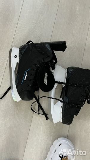 Коньки хоккейные